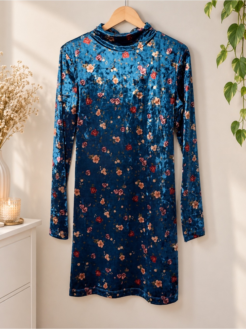 GUESS Blue Floral Velvet Bodycon Dress – Size M
